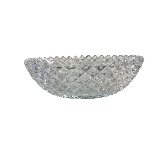 Vintage Diamond-Cut Clear Glass Bowl Decorative Serving Piece Elegant Classic De - Picture 3 of 5